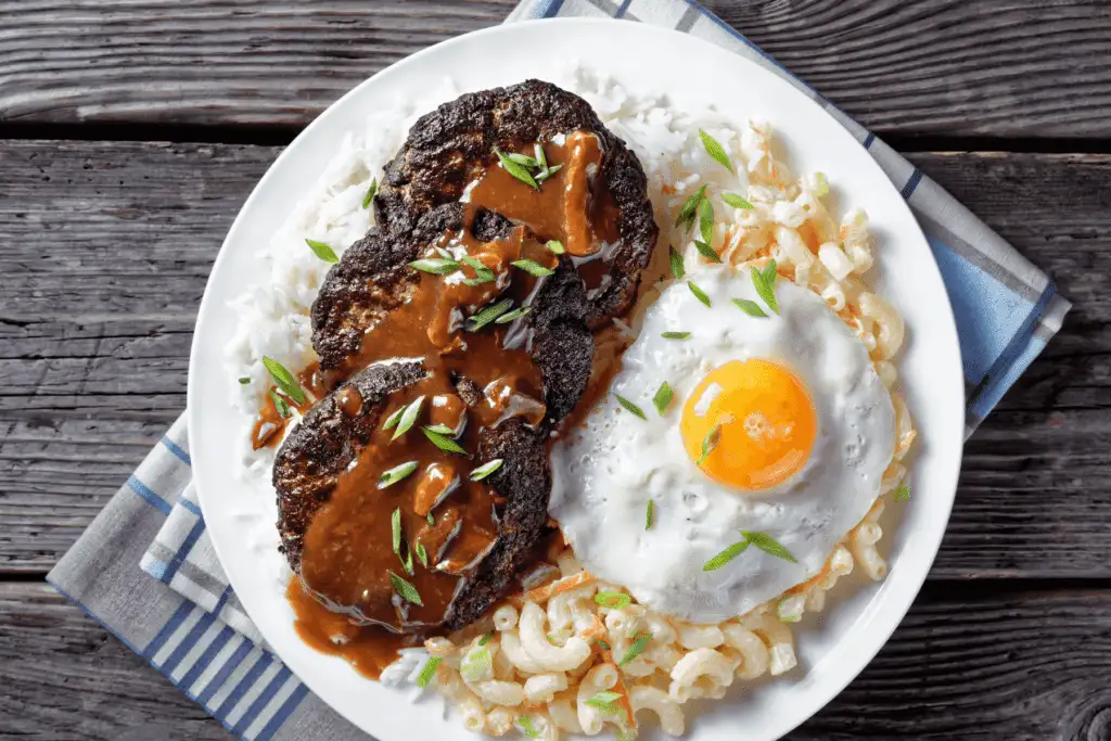 Maui vs Oahu vs Kauai: How to Choose the Best Hawaiian Island for Your First Visit 6 Hawaiian Food, Loco Moco