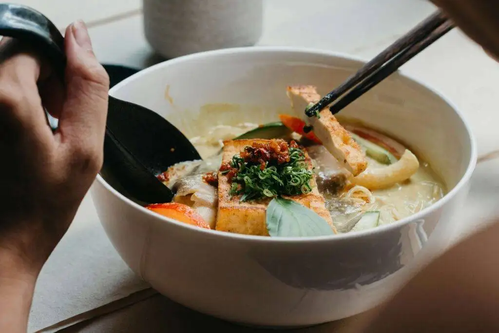 The Best Budget Friendly Eats in Waikiki, Hawaii 5