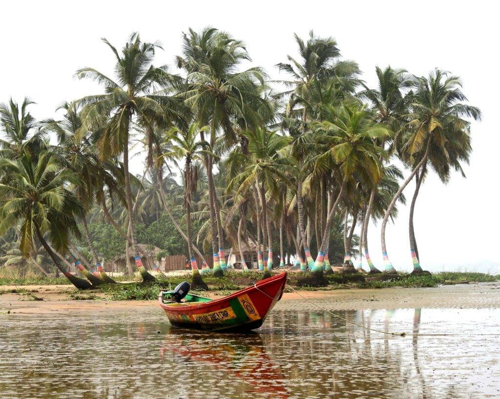Ghana: The Ultimate Travel Guide to West Africa's Hidden Gem 3 Ghana boat